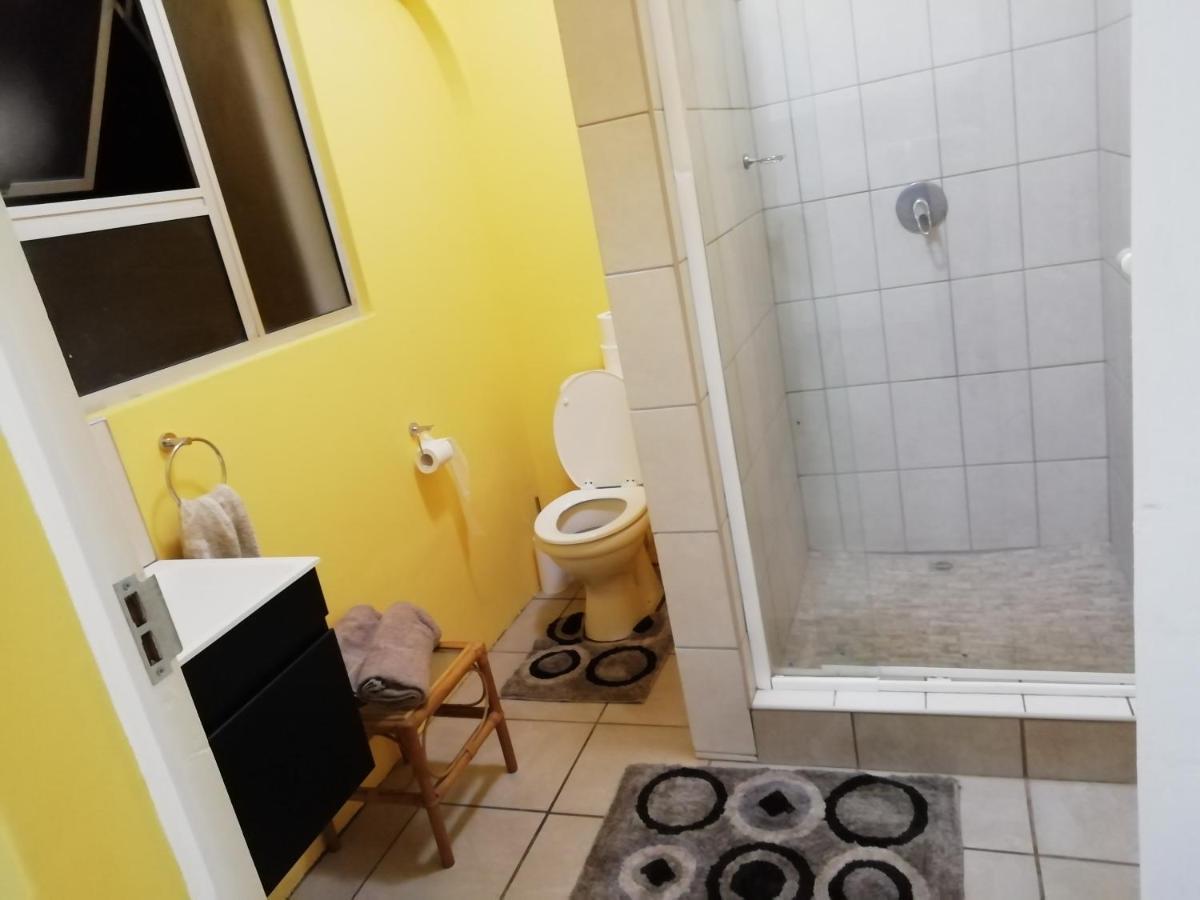 Poolside Guest House Port Shepstone Exteriör bild