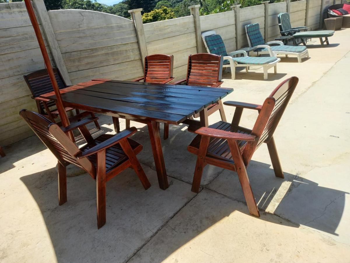Poolside Guest House Port Shepstone Exteriör bild