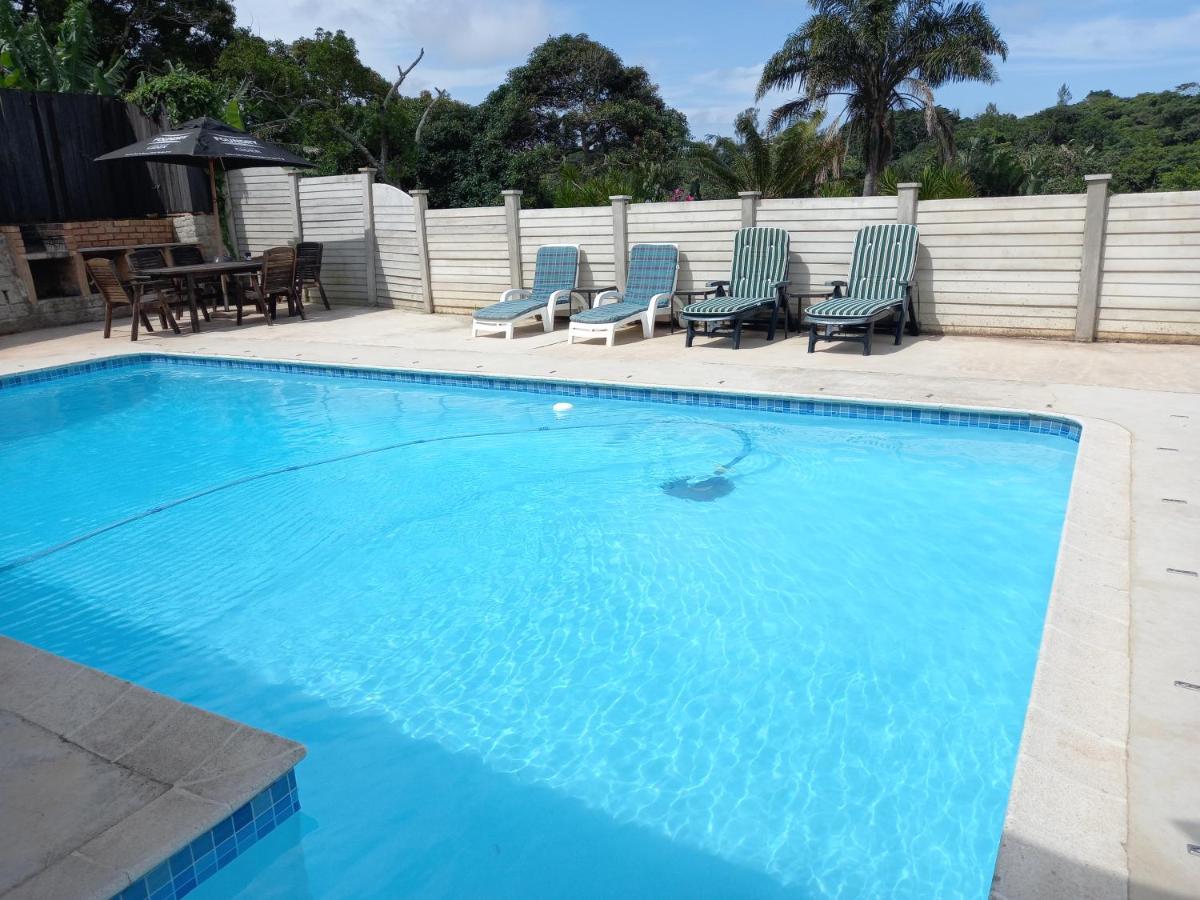 Poolside Guest House Port Shepstone Exteriör bild