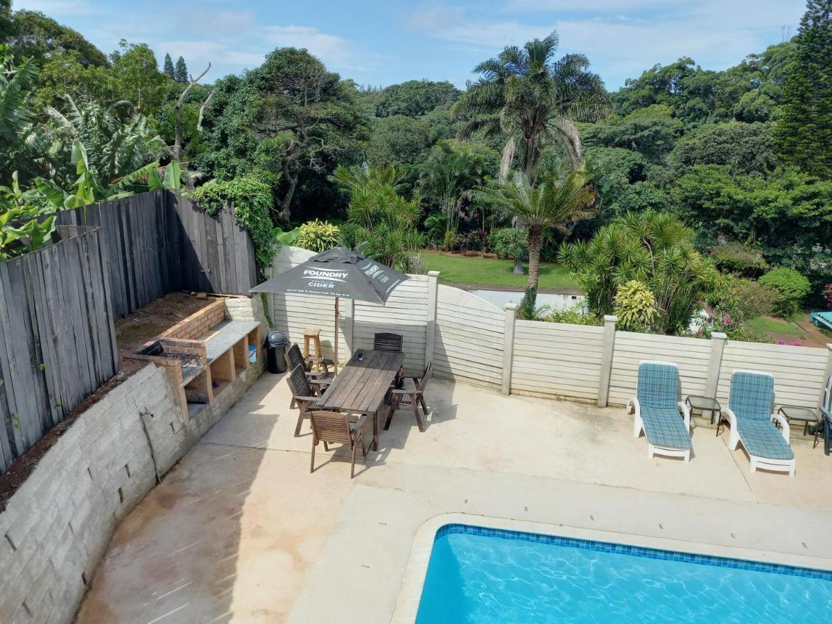Poolside Guest House Port Shepstone Exteriör bild
