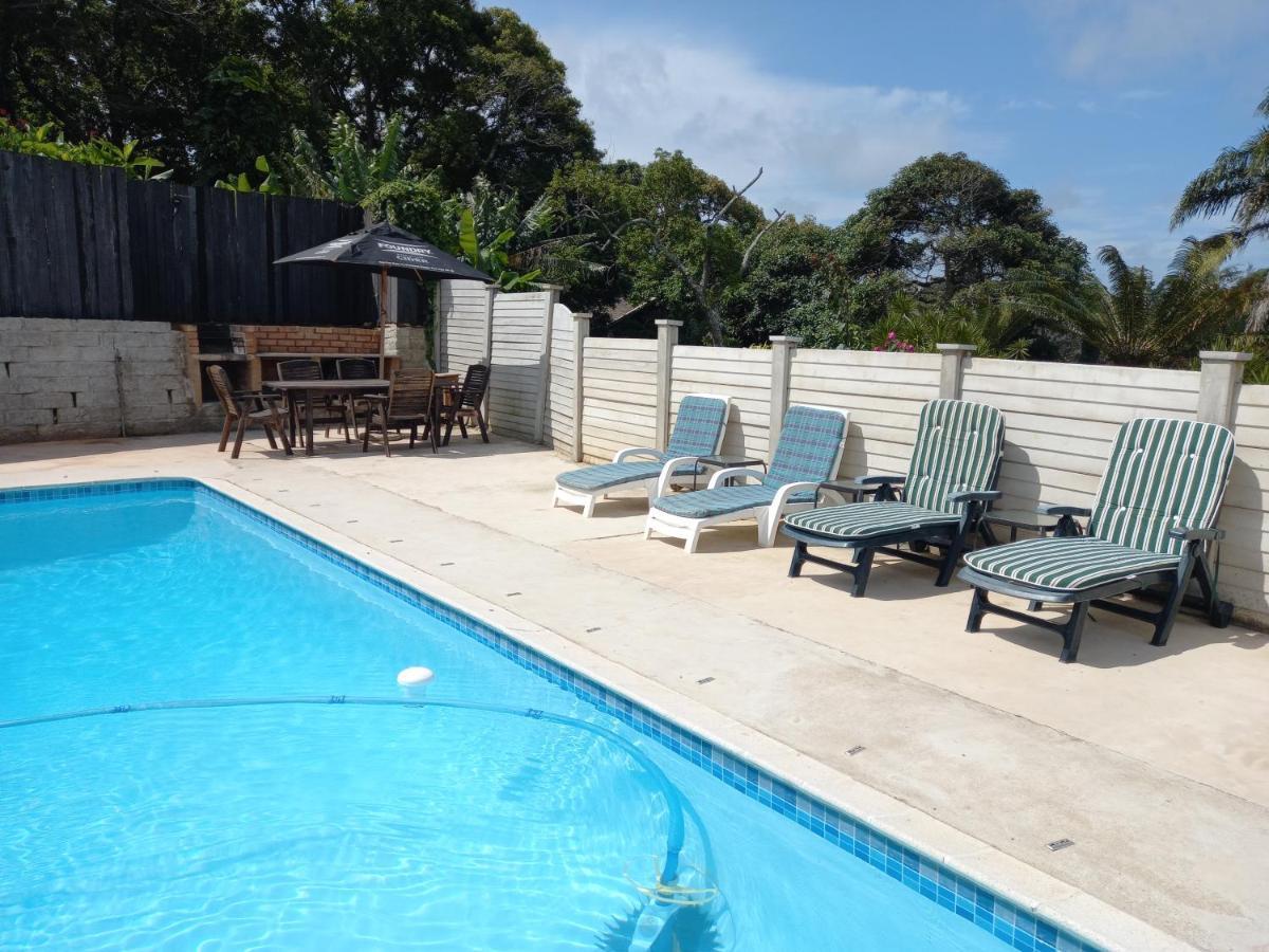 Poolside Guest House Port Shepstone Exteriör bild
