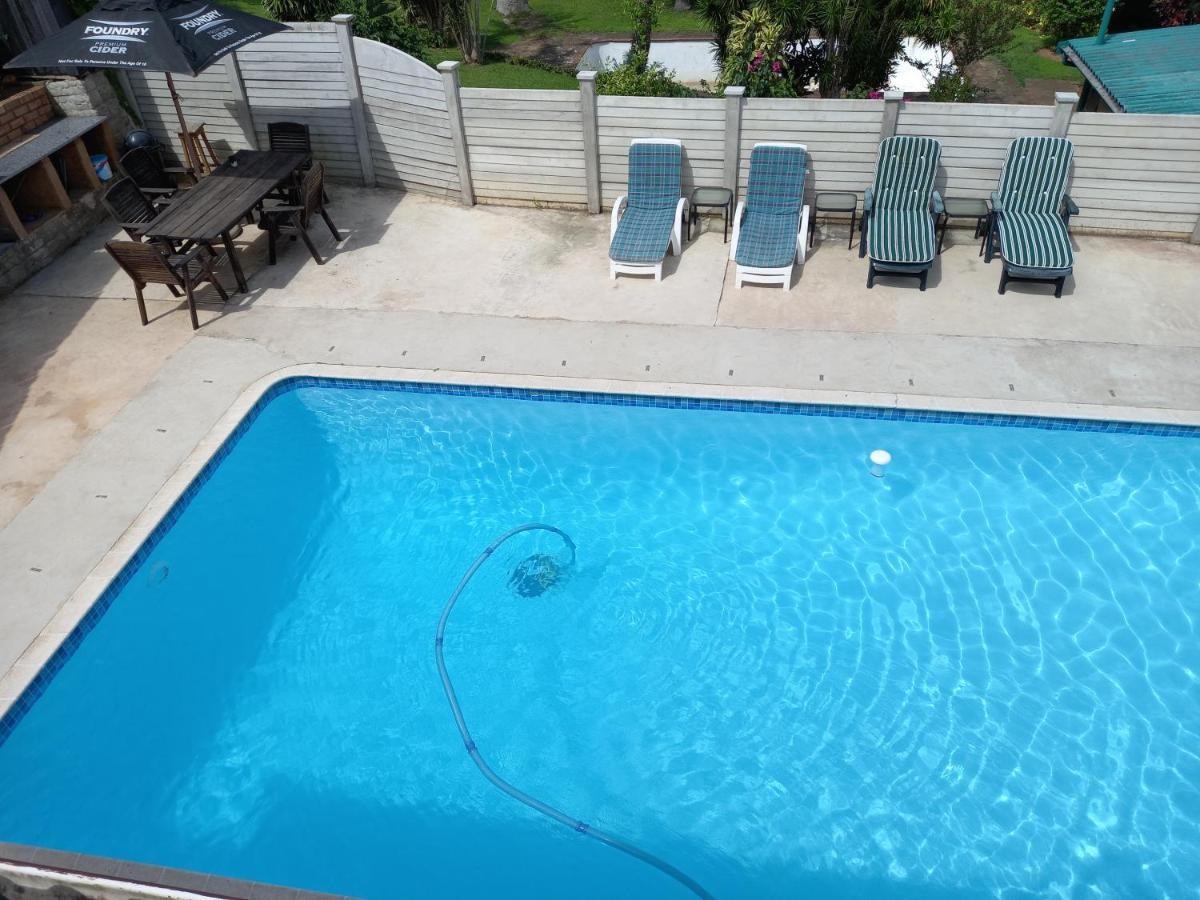 Poolside Guest House Port Shepstone Exteriör bild