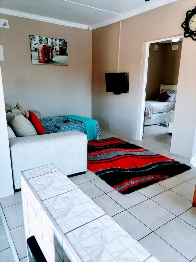 Poolside Guest House Port Shepstone Rum bild