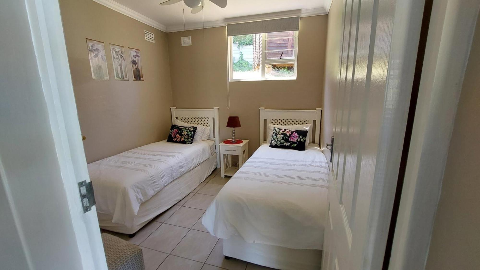 Poolside Guest House Port Shepstone Exteriör bild