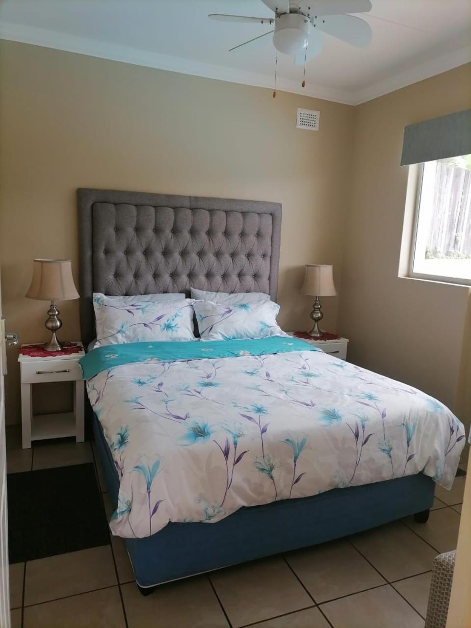 Poolside Guest House Port Shepstone Rum bild